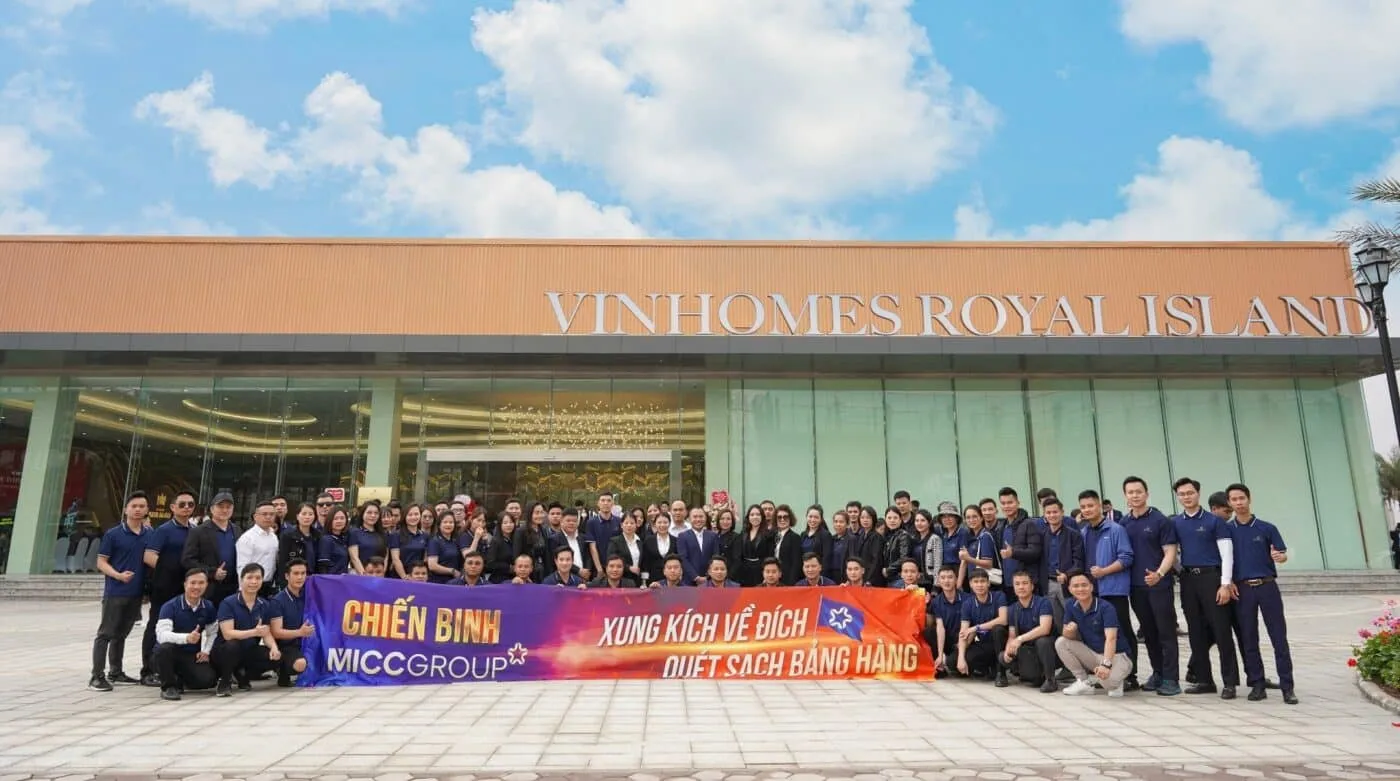 Banner Vinhomes Royal Island